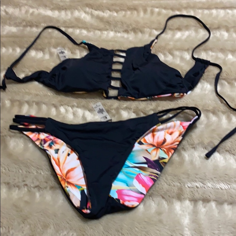 Tinibikini 2 Piece Reversible - Picture 3 of 3
